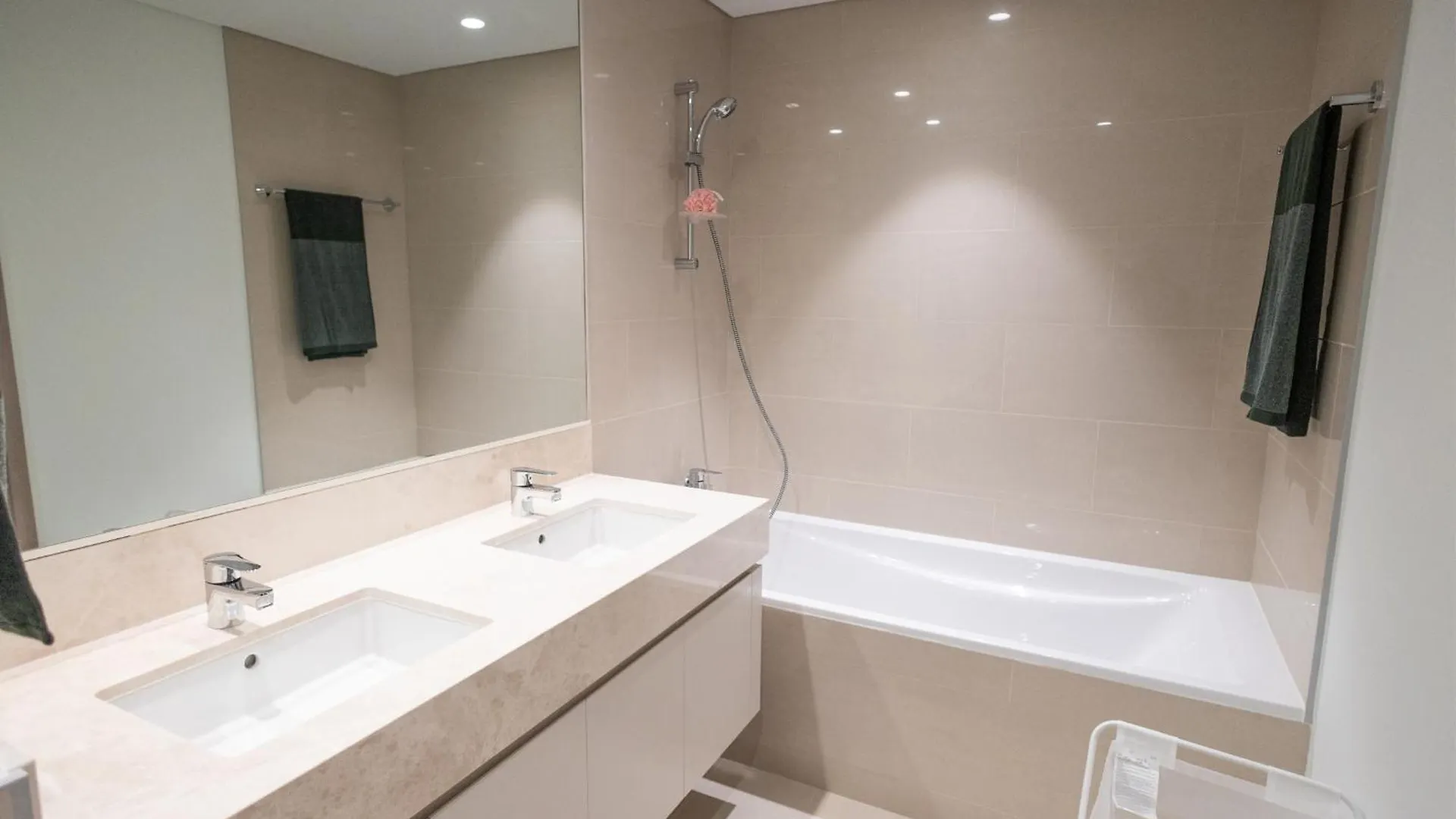 Mh - Act One Act Two - 2Bhk - Ref503 Apartment Dubai